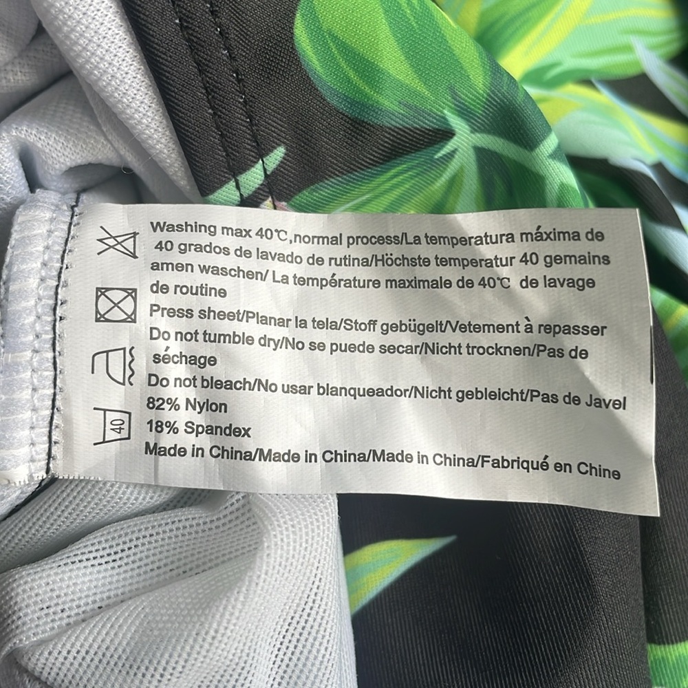 Ekouaer ‘Pat5 Black/Green Leaves’ One-Piece Ruched Retro Swimsuit - Picture 10 of 11
